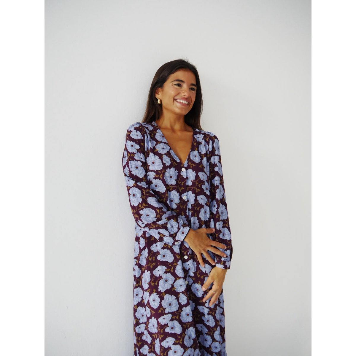 Robe longue fleurie boutonnée MICAELA bleu ciel / violet, MINDTRAVELER