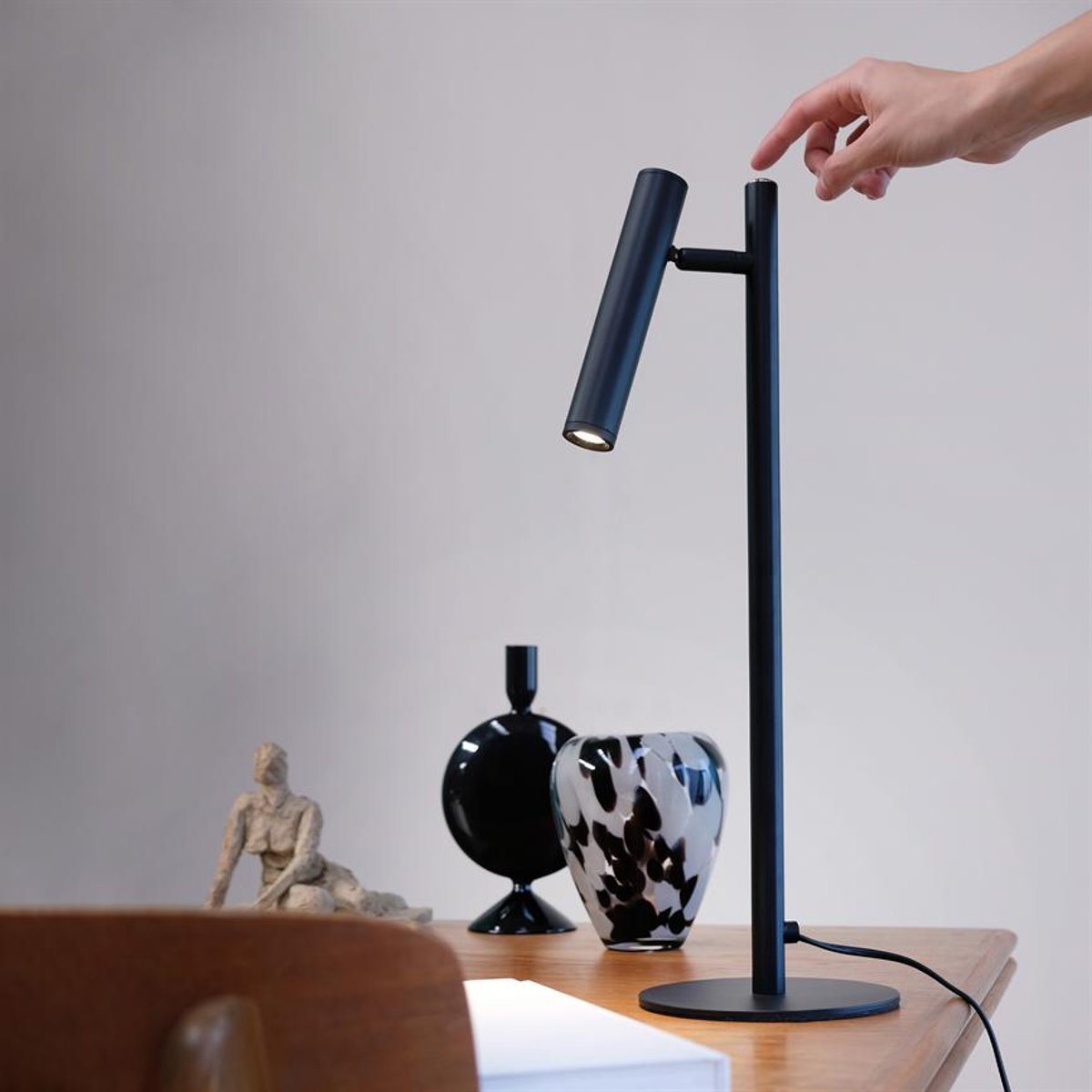 Lampe à poser en métal noir CARLO noir, DYBERG LARSEN
