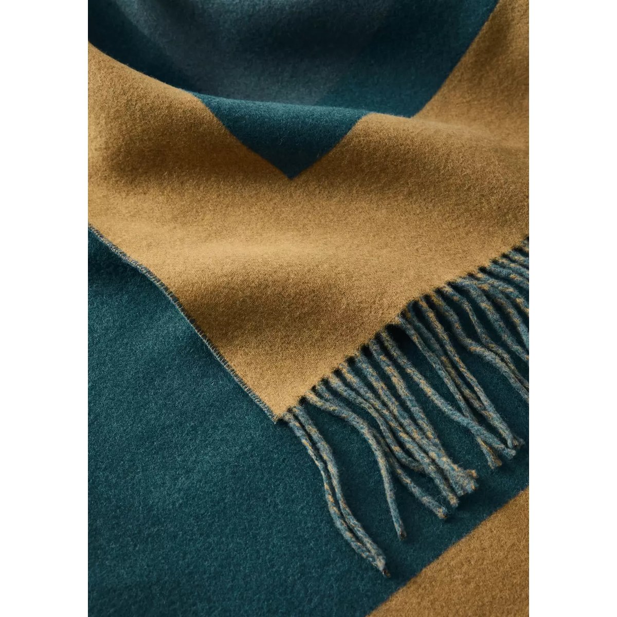 Couverture en laine avec finition à franges bleu pétrole, MANGO HOME
