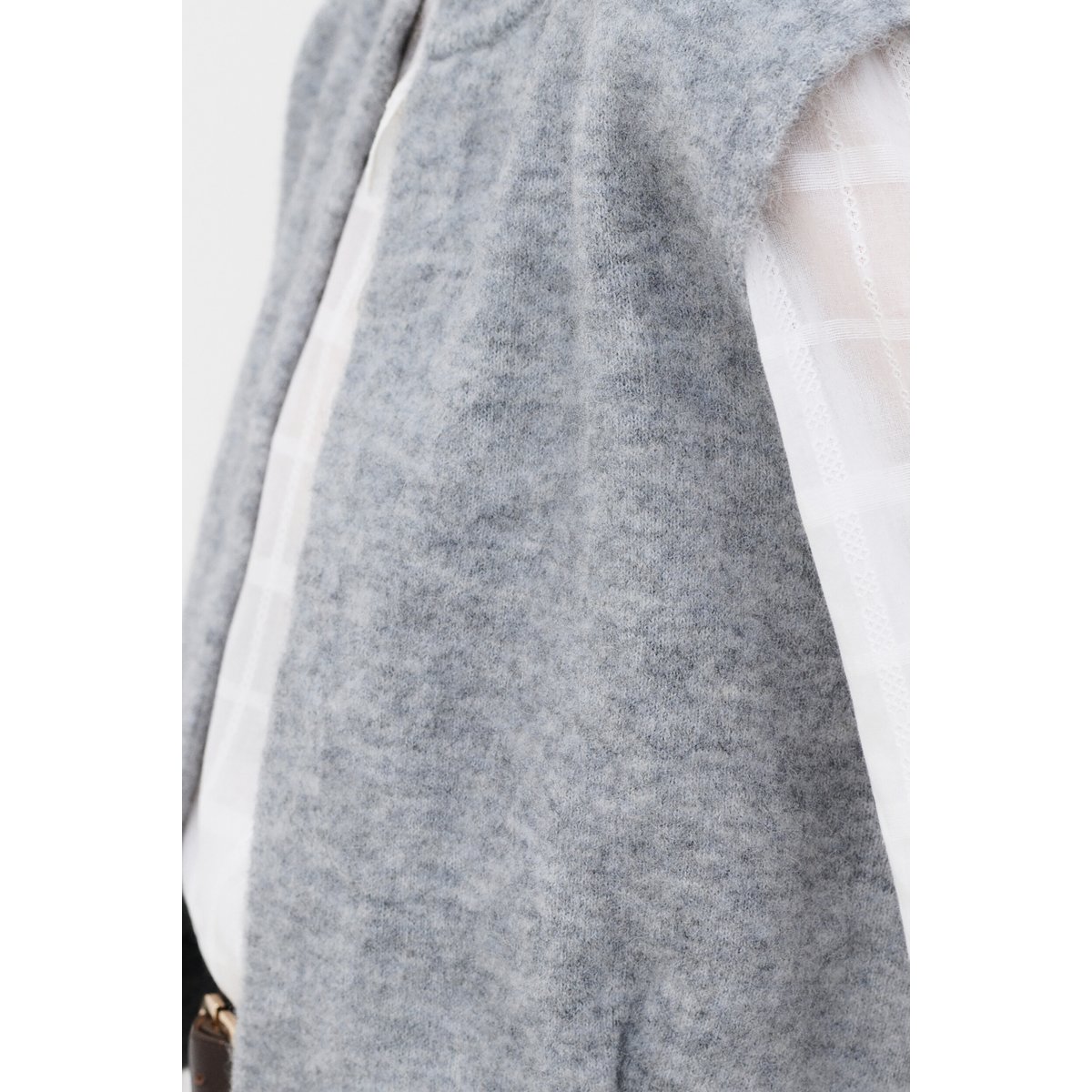Gilet droit col rond MANISSA gris, CAROLL