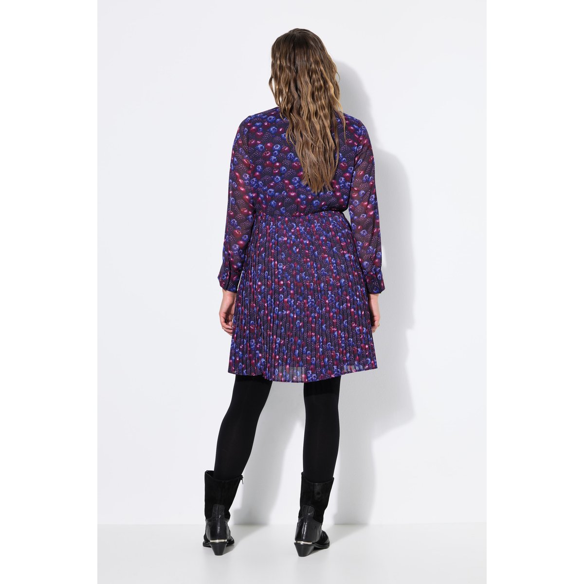 Robe plissée, motif baies bleu lilas, STUDIO UNTOLD