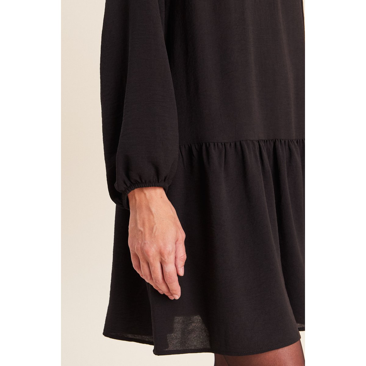 Robe courte évasée col v manches longues noir, BREAL