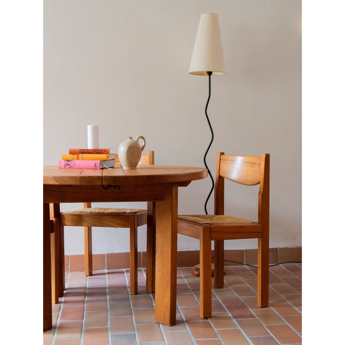 Table à manger en orme massif Karla N°426 - Bon état bois, DEBONGOUT
