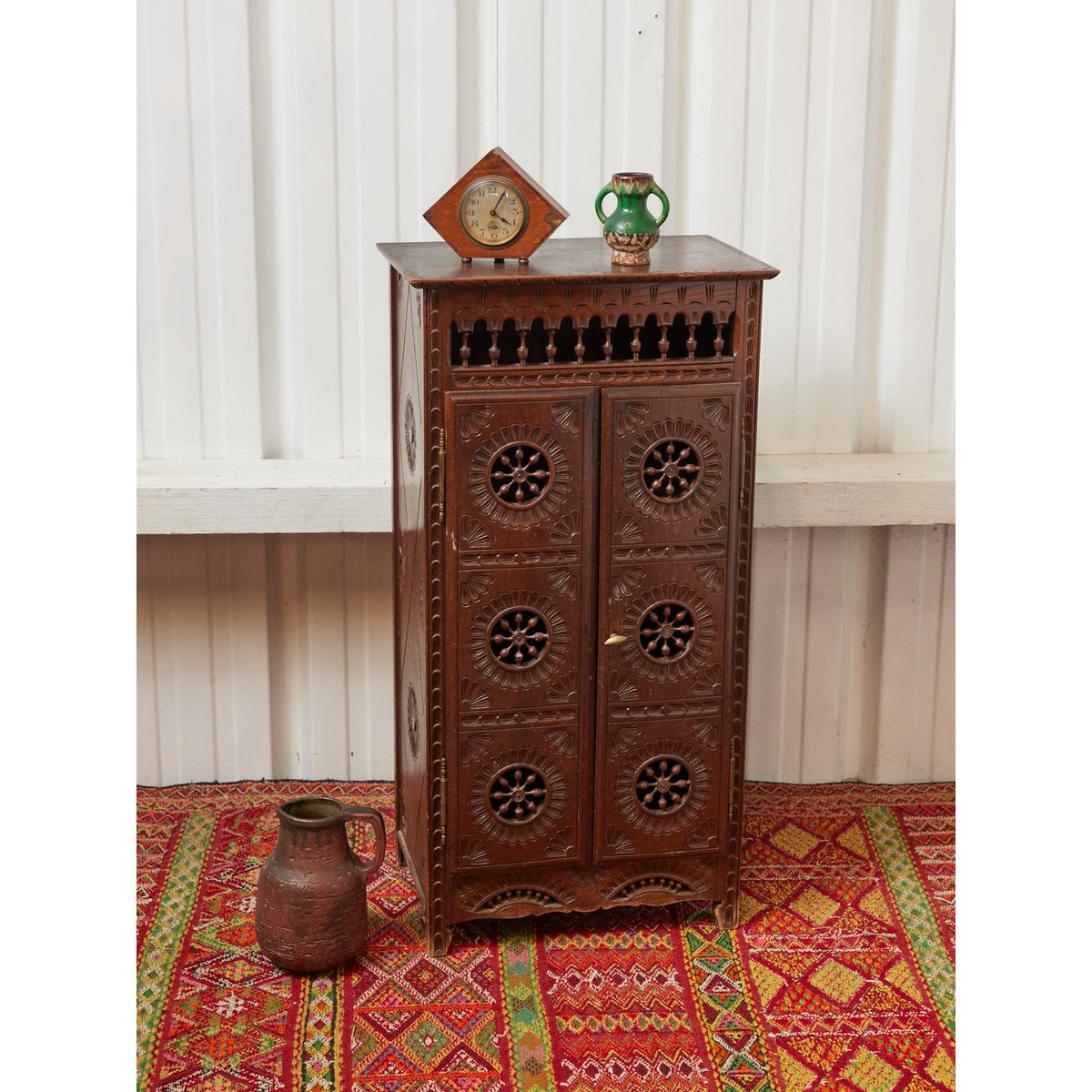 Buffet régional en bois Gilbert N°1711 - Bon état bois foncé, DEBONGOUT