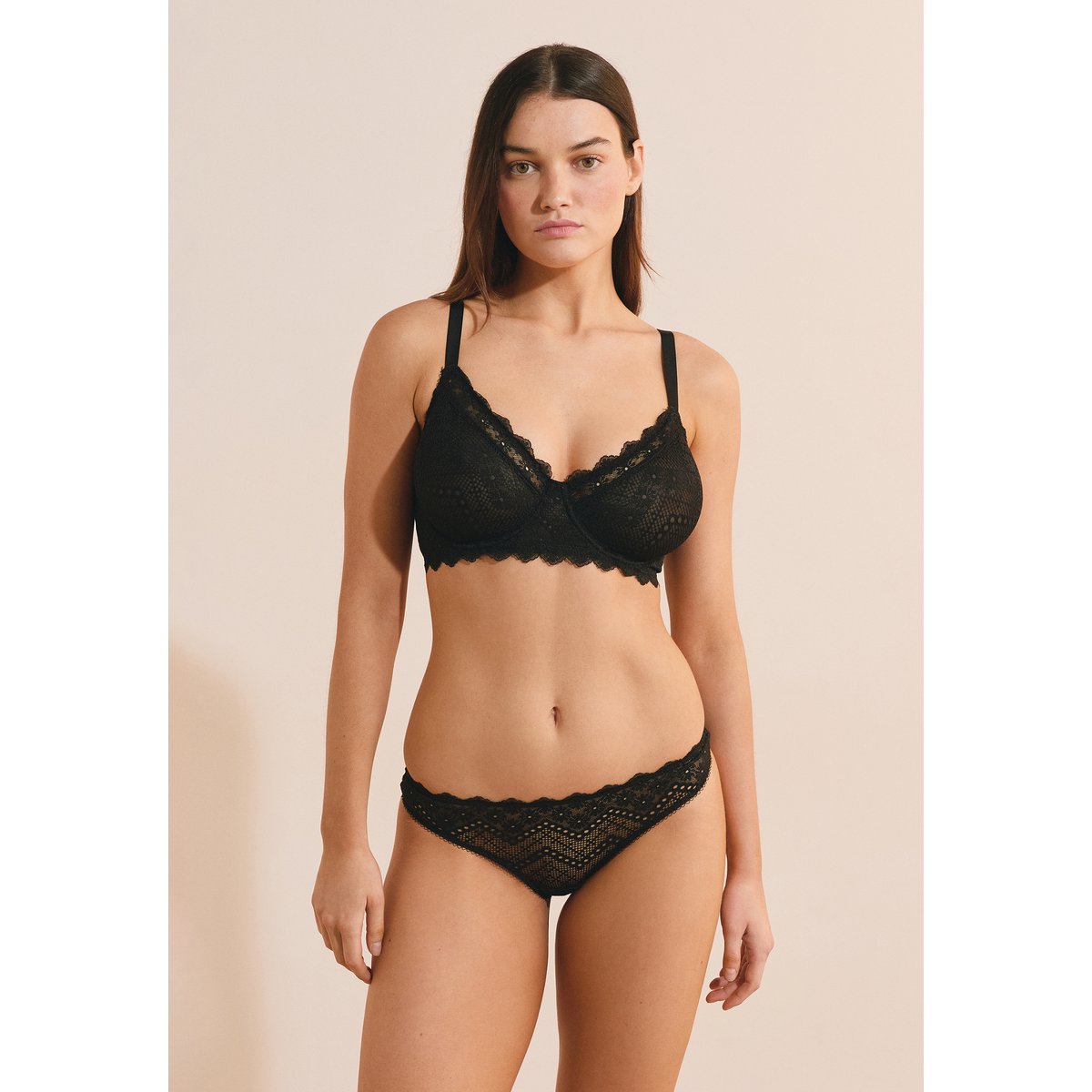 Soutien-gorge sans coques minimizer ECLIPSE noir, ETAM