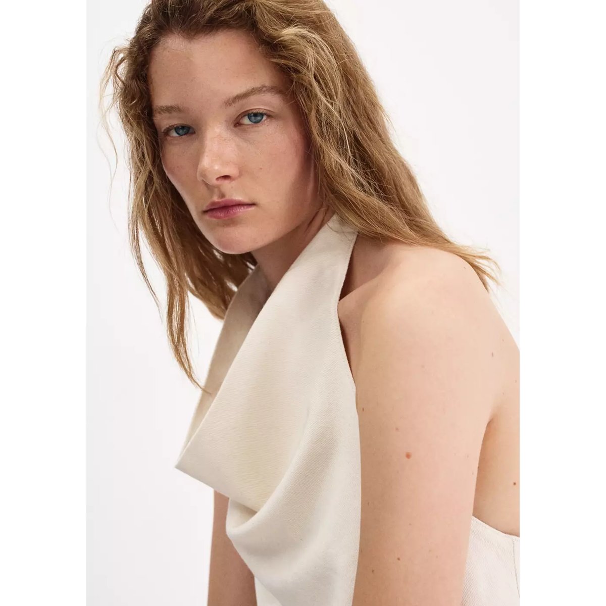 Top emmanchures américaines drapé écru, MANGO