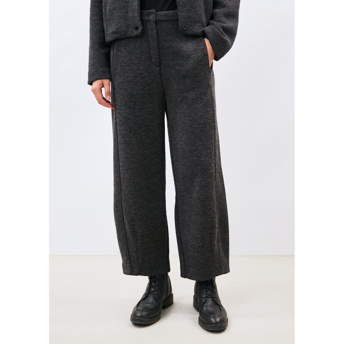 Pantalon large 7/ème en jersey noir/anthracite, HUMILITY