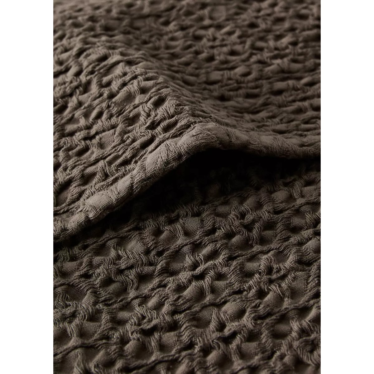 Housse de coussin en coton waffle garment-dyed 50x50 cm café, MANGO HOME
