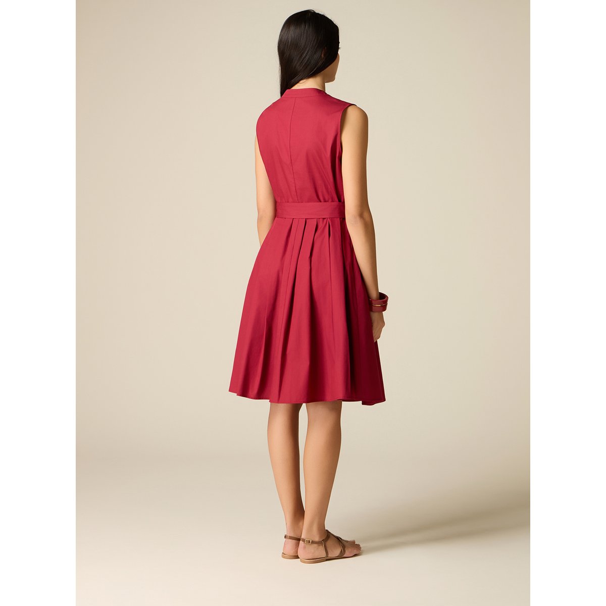 Robe évasée réalisée en couleur unie rouge, OLTRE