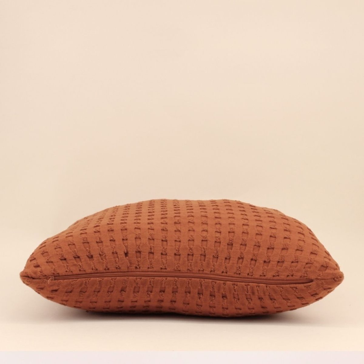 Coussin en tissu gauffré 45x45cm orange, ORNAMI