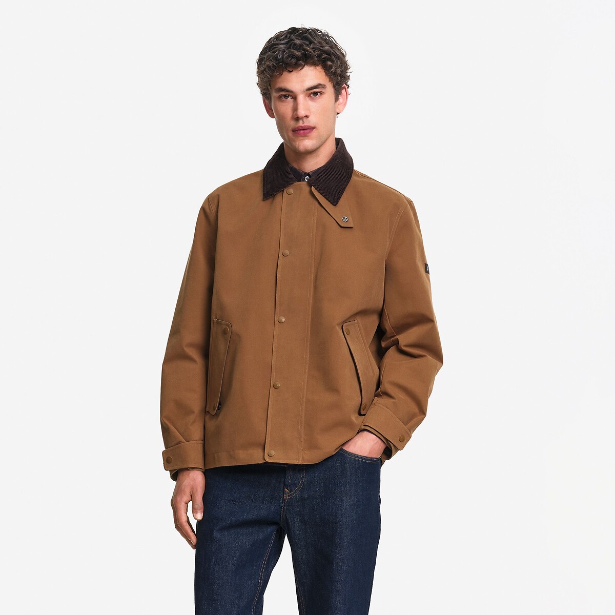 Chaqueta repelente al agua con cuello de pana marrón, AIGLE