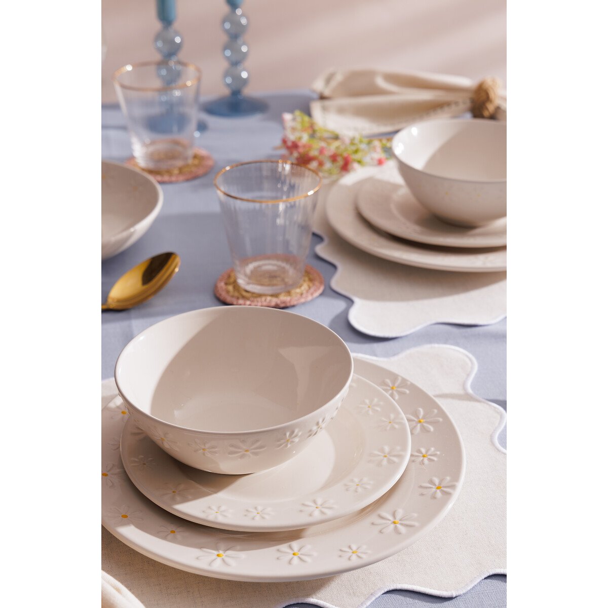Set of 4 Daisy Dinner Plates white, PRICE & KENSINGTON