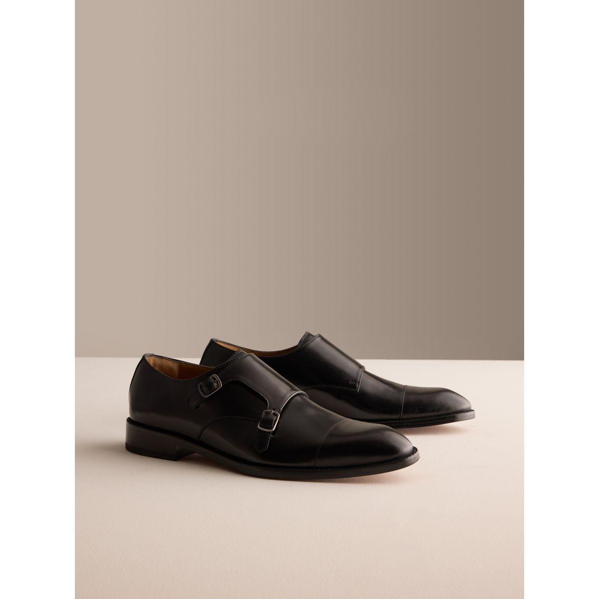 Chaussures richelieu à boucles/semelle cuir signature noir, NEXT