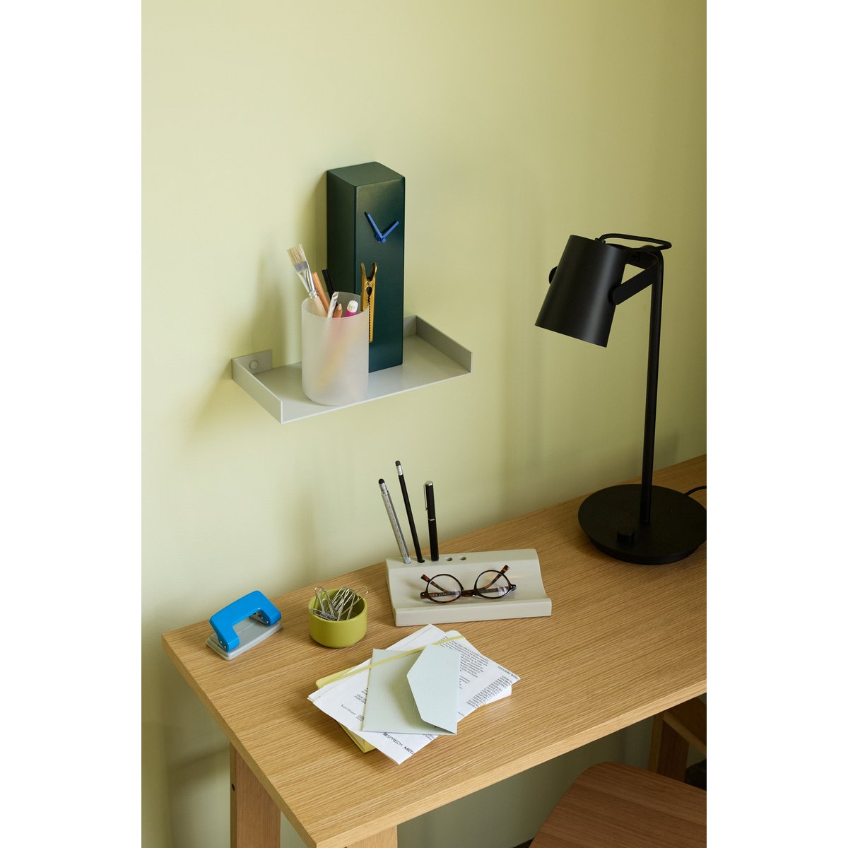 Étagère en aluminium SHEETS gris clair, HUBSCH