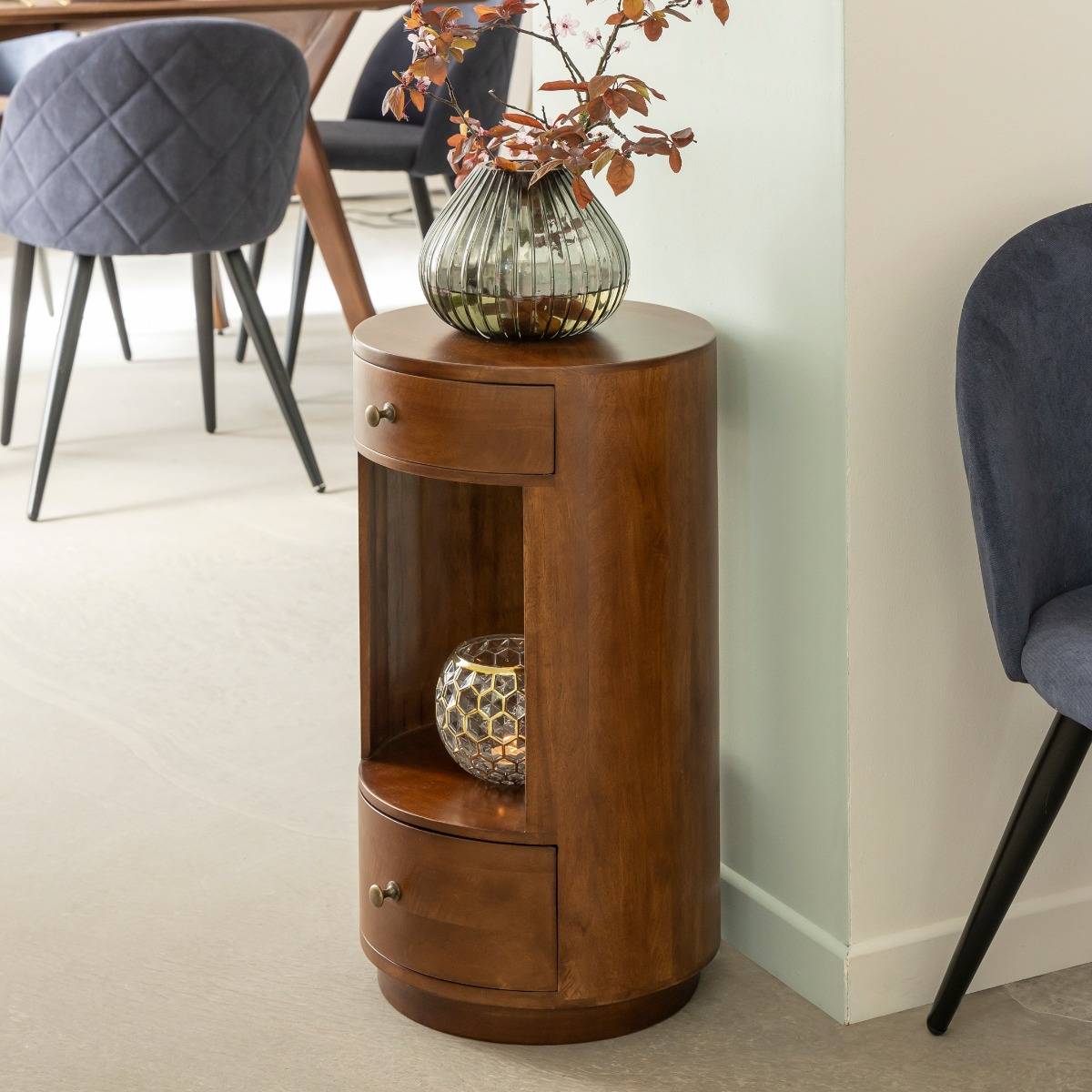 Table de chevet ronde en bois de manguier  OANA bois foncé, MADE IN MEUBLES 