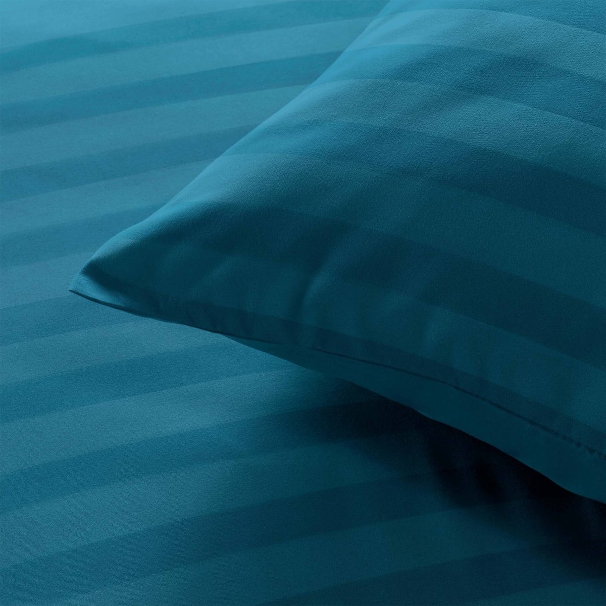 Parure de lit Cleo Noir bleu marine, DOUCEUR D'INTÉRIEUR