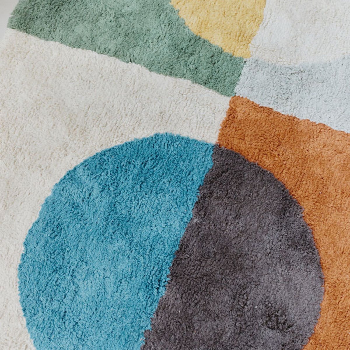 Tapis lavable, lentille à illusion rectangulaire LESS IS MORE bleu wahle, landon frost, naturel, miel foncé, terre cuite, pétrole, gris foncé, LORENA CANALS