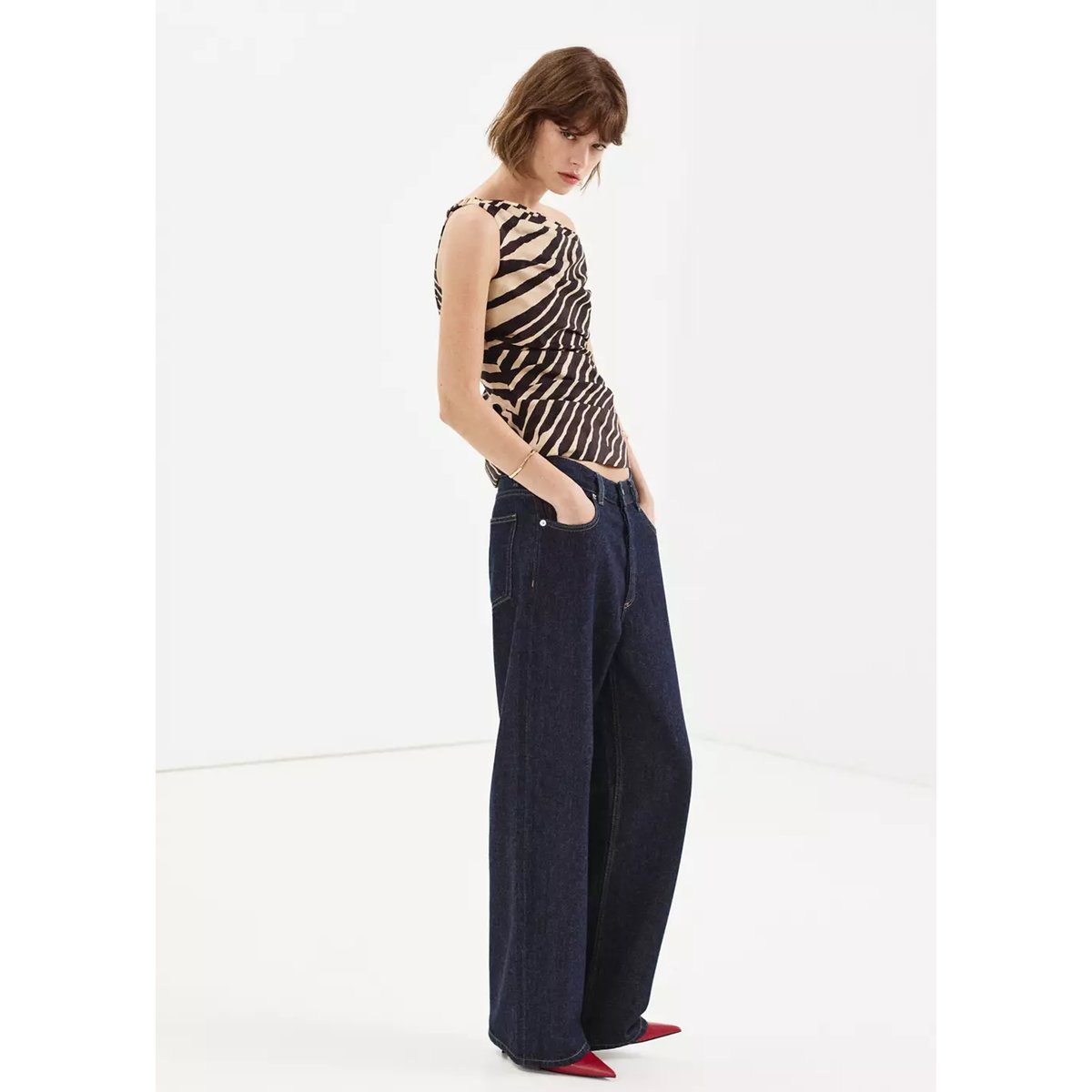 Top asymétrique drapé noir, MANGO