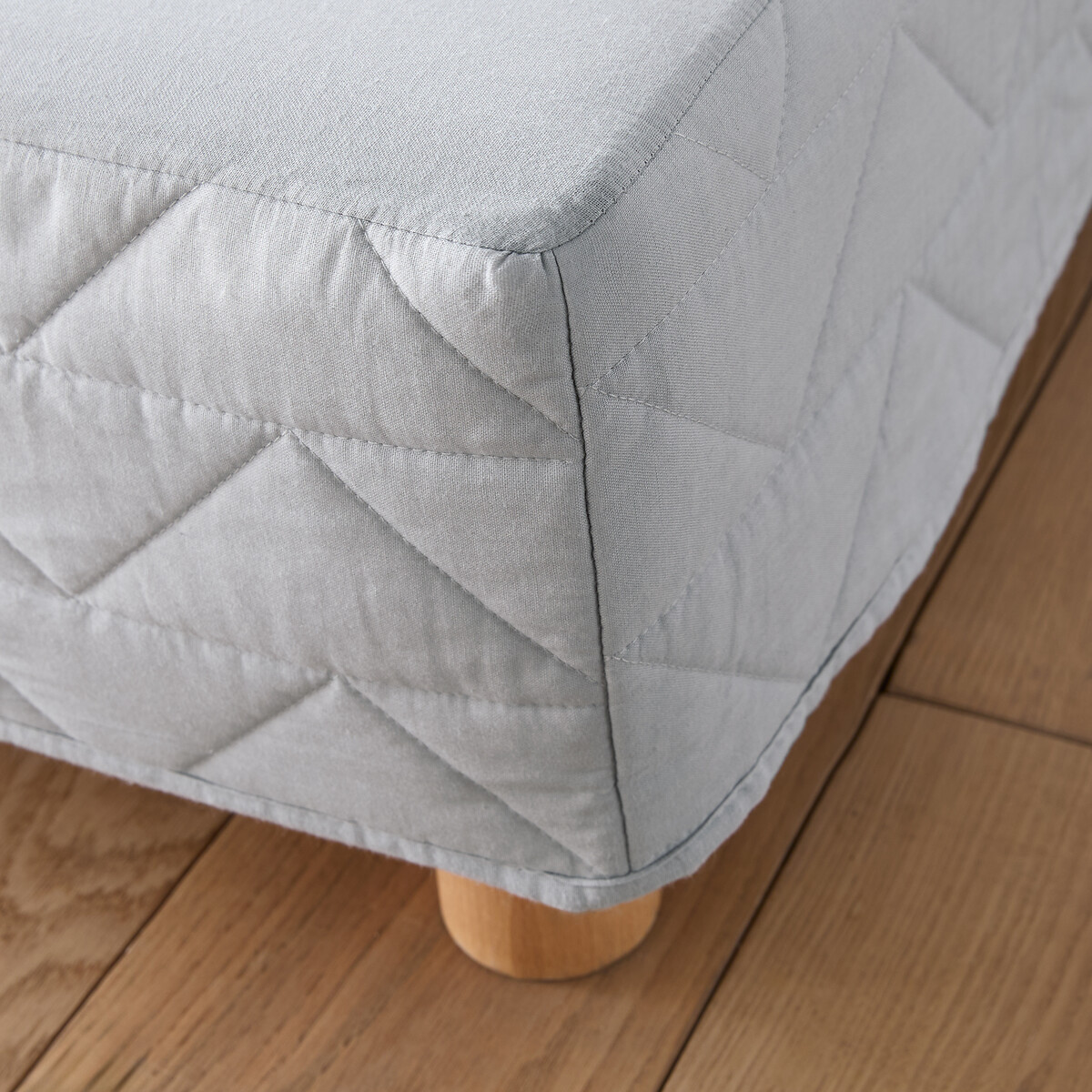 Cache-sommier matelassé Zig-Zag Scenario gris perle, LA REDOUTE INTERIEURS