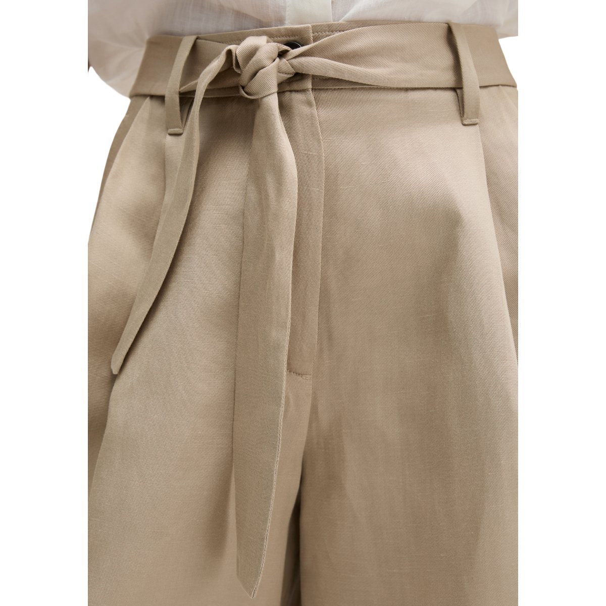 Short à pinces tailored en TENCEL™ Lyocell beige, MARC O'POLO