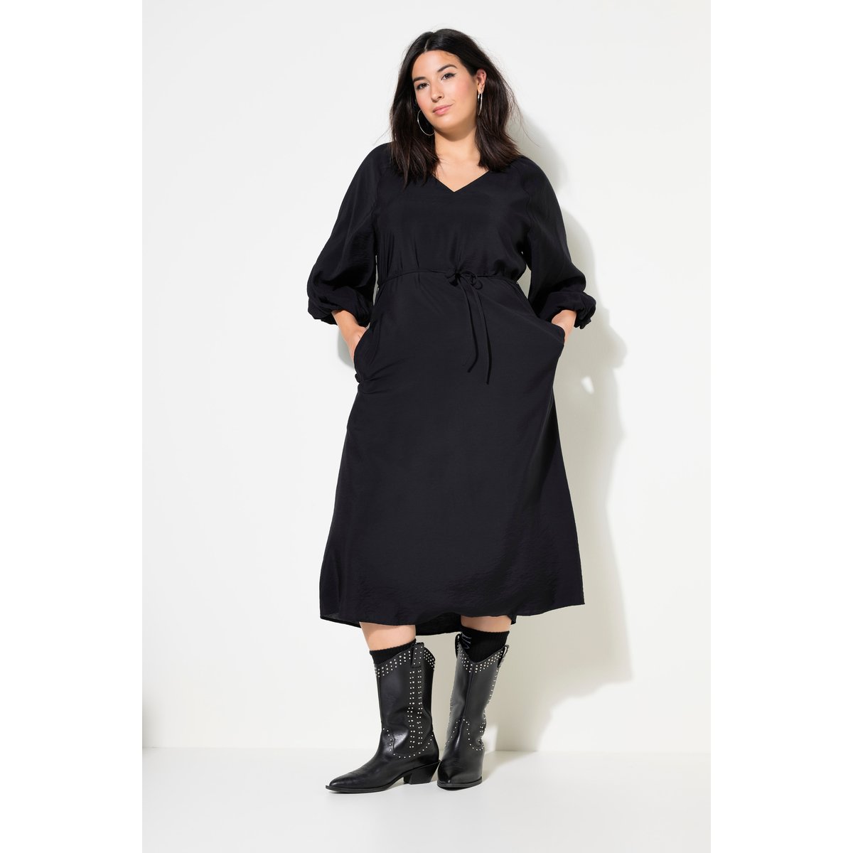 Robe maxi, coupe évasée, manches 3/4 ballon noir, STUDIO UNTOLD