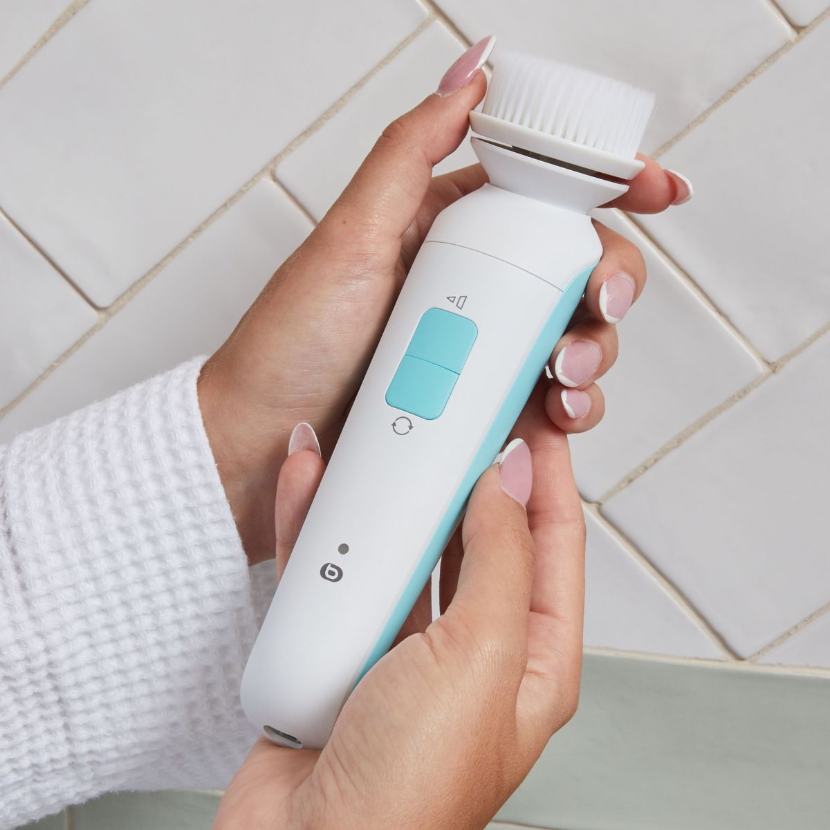 Brosse nettoyante visage EBF3 couleur unique, ESSENTIEL B
