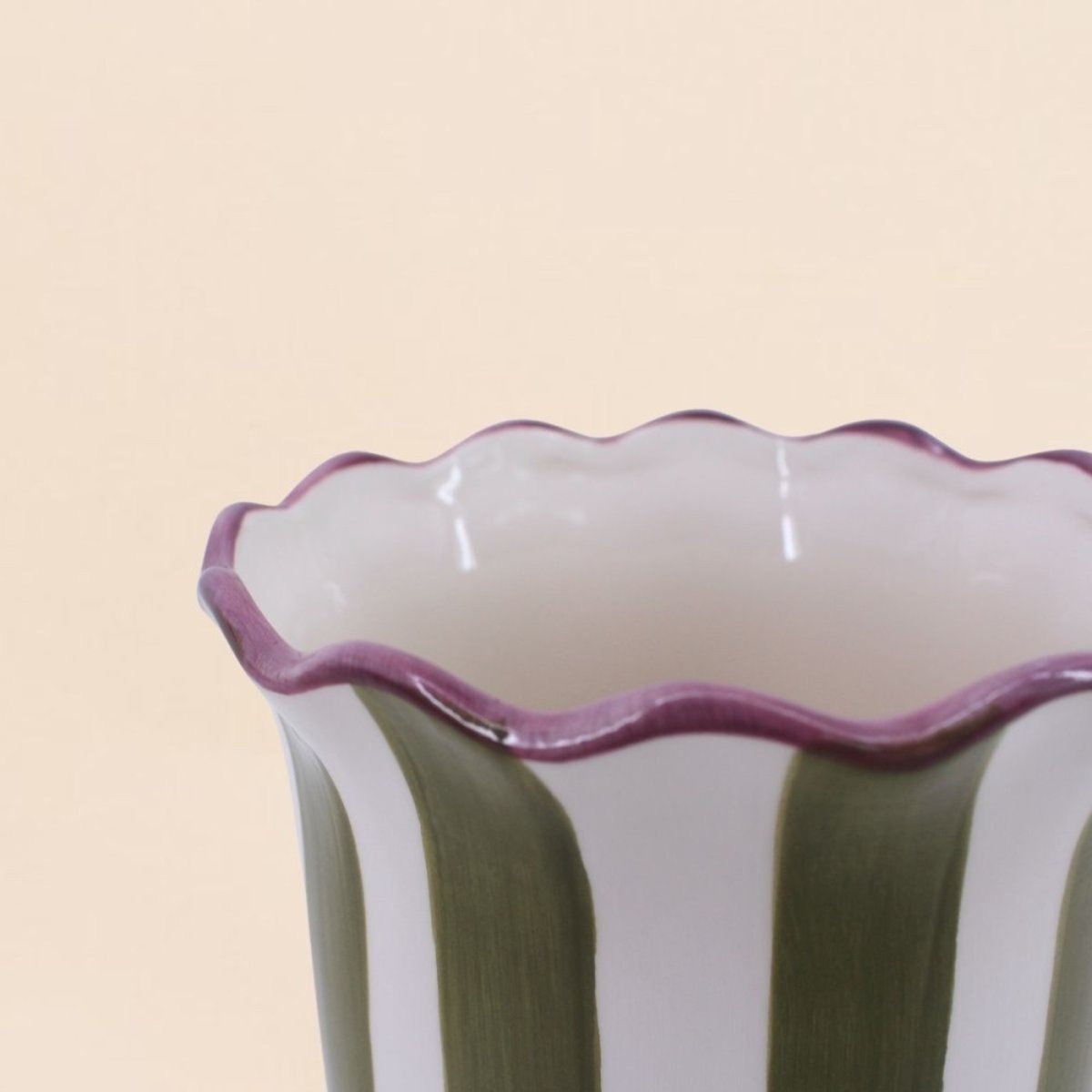 Vase en céramique rayé festonné 16x21cm vert, ORNAMI
