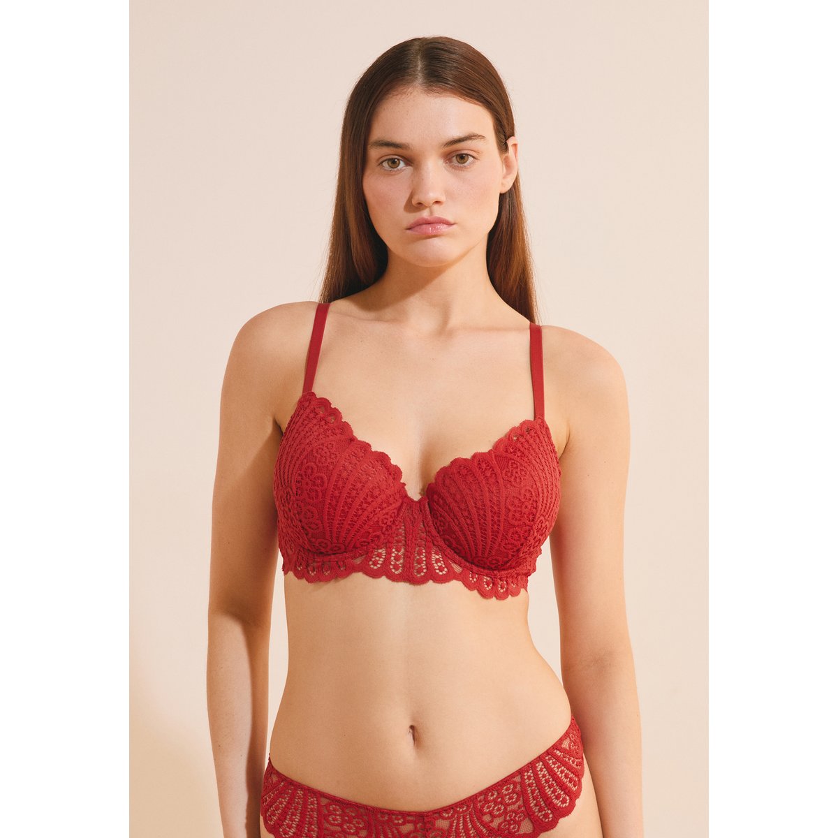 Soutien-gorge N.4 - Le coques fines en broderie ETREINTE rouge, ETAM