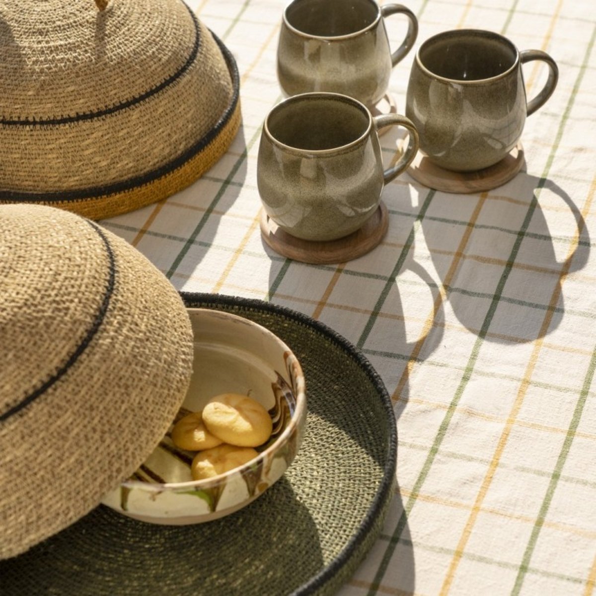 Plateau et cloche alimentaire herbier jaune, MADAM STOLTZ