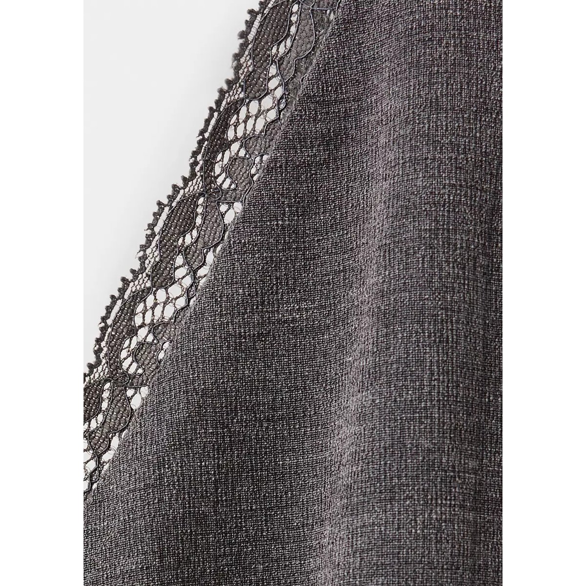 Haut à col montant avec détails en dentelle gris, MANGO