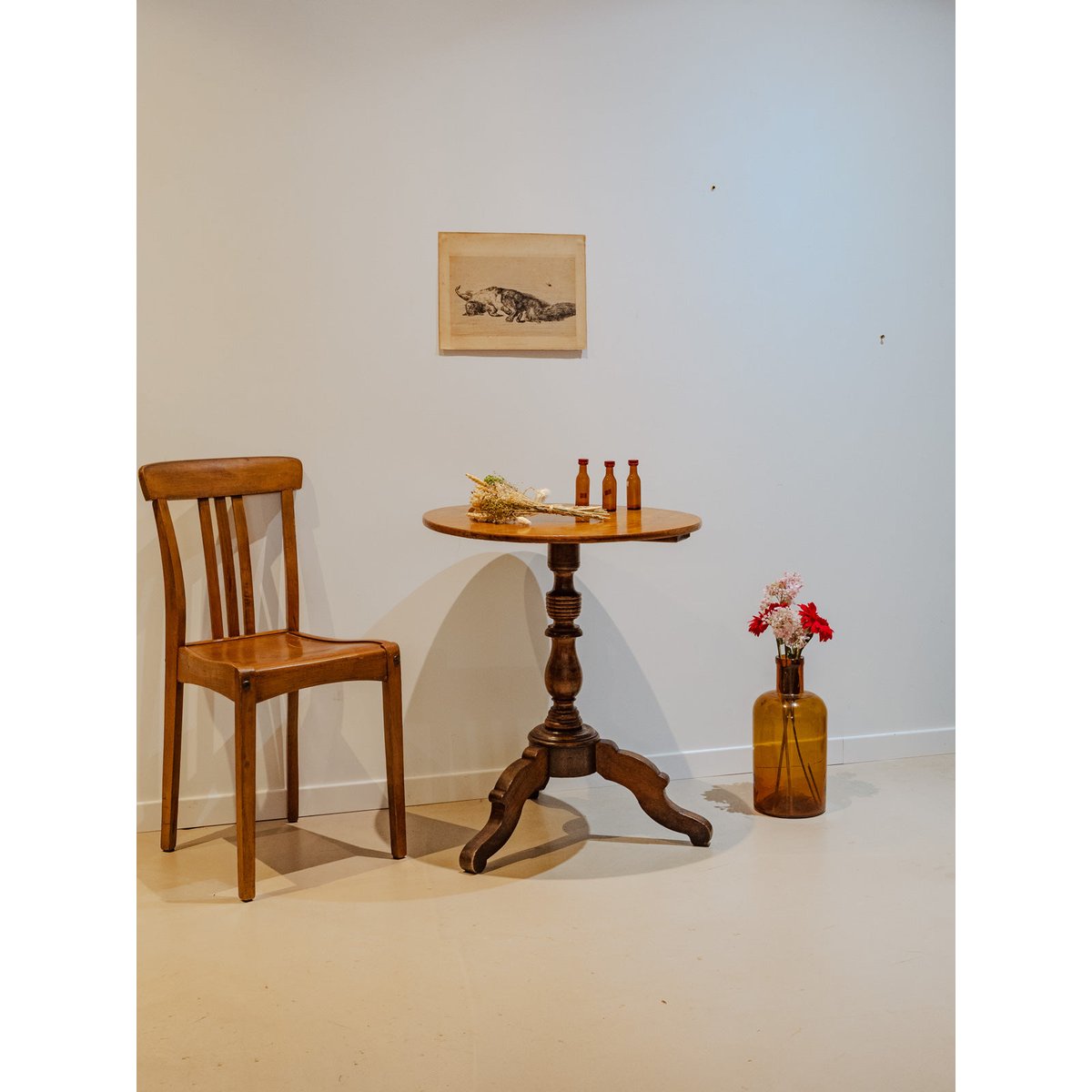 Table d'appoint en bois Francine N°918 - Bon état bois foncé, DEBONGOUT