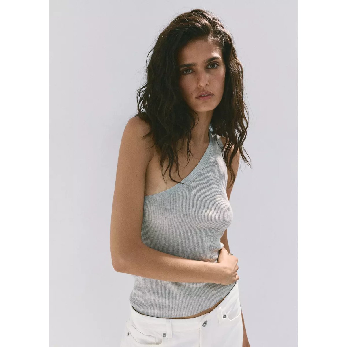 Top côtelé asymétrique gris chiné clair, MANGO
