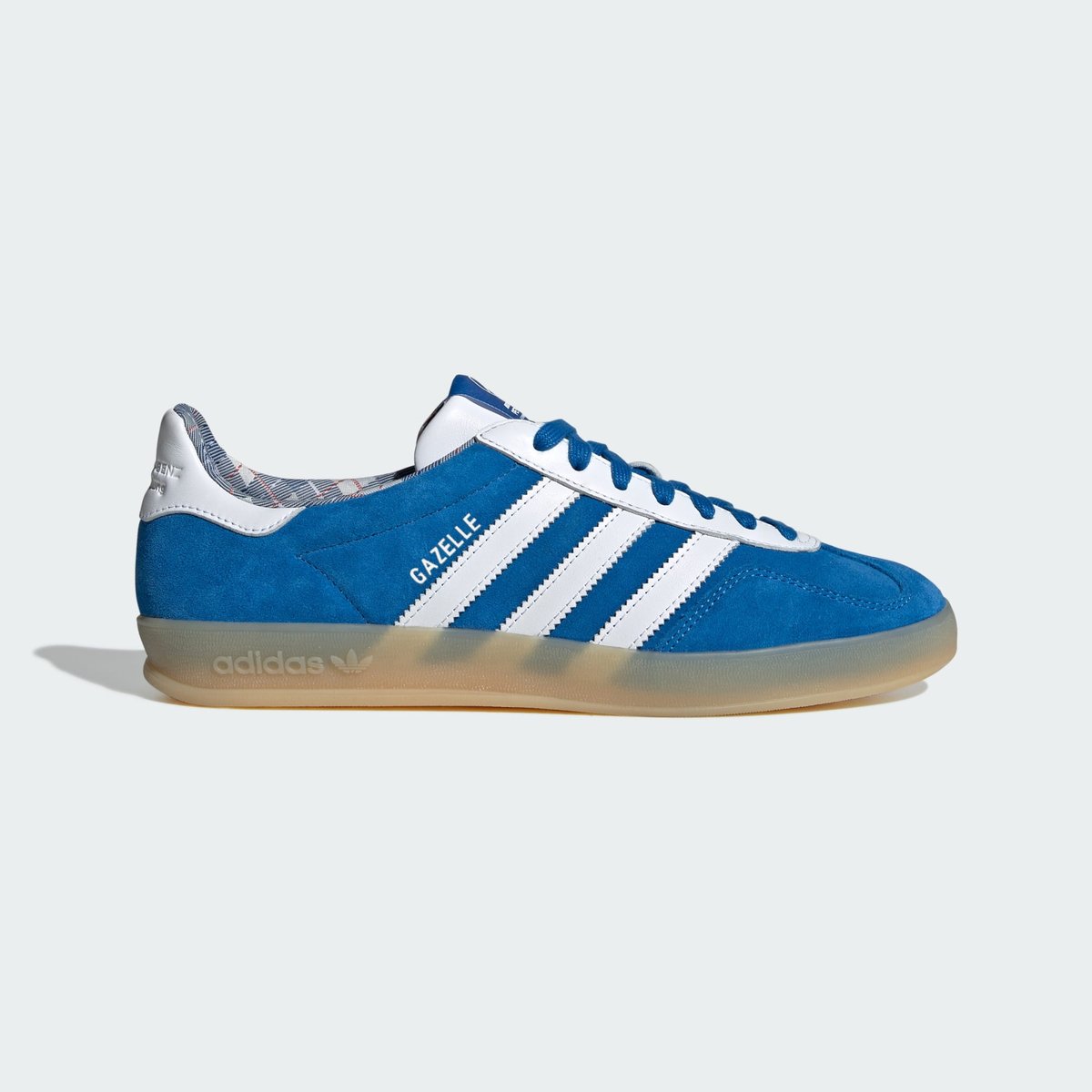 Chaussure Gazelle Indoor Mercedes Amg Petronas F1 Team Chaussure Gazelle Indoor Mercedes Amg Petronas F1 Team blue bird / cloud white / gum, adidas Originals