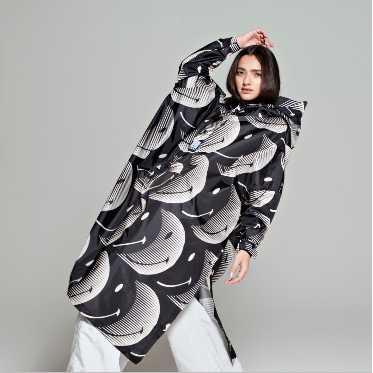 Poncho de pluie imperméable HALF MOON X SMILEY bleu demi-lune & smiley, RAINKISS
