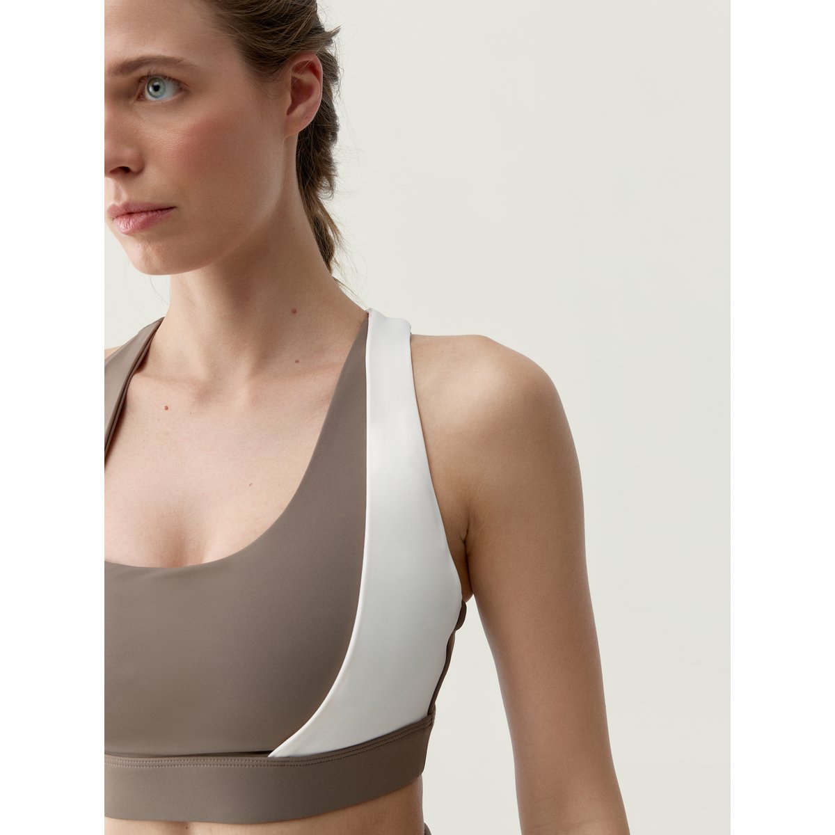 Brassière de Sport Performance Fixation Moyenne CLEO brun, BORN