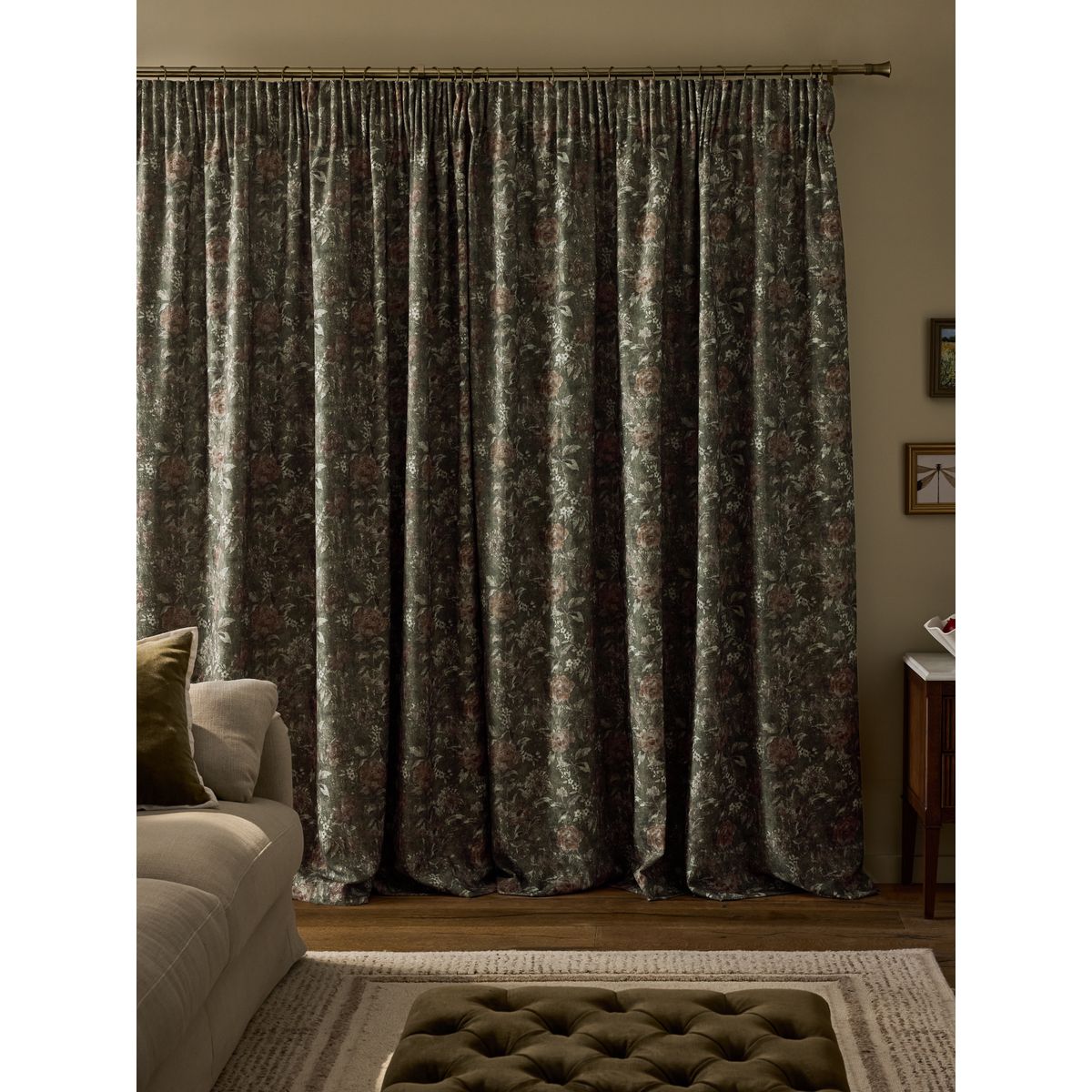 Rideaux doublés aspect lin à plis et fleurs vert, NEXT