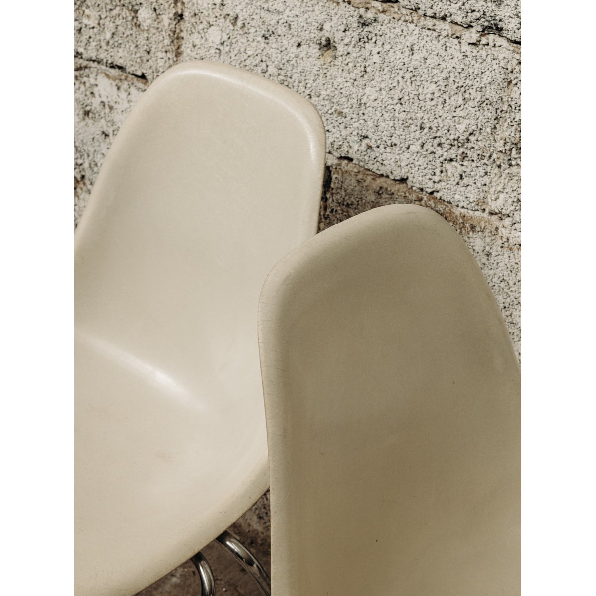 Chaise en métal Diana N°273 - Bon état beige, DEBONGOUT