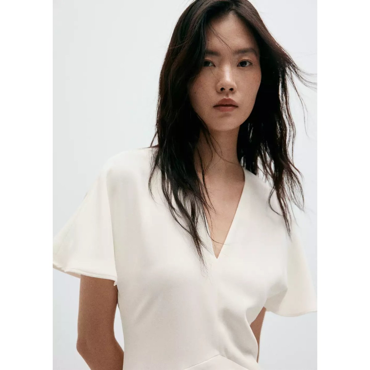 Robe col V à manches courtes blanc, MANGO