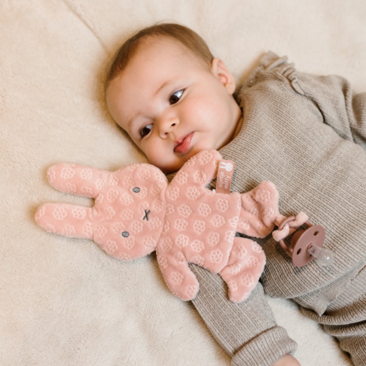 Doudou attache tétine Miffy - Flower rose, PIOUPIOU ET MERVEILLES