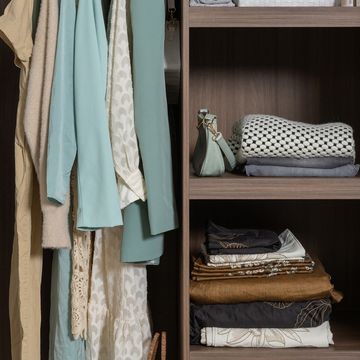 Armoire 2 portes en pin RENS gris clair, WOOOD