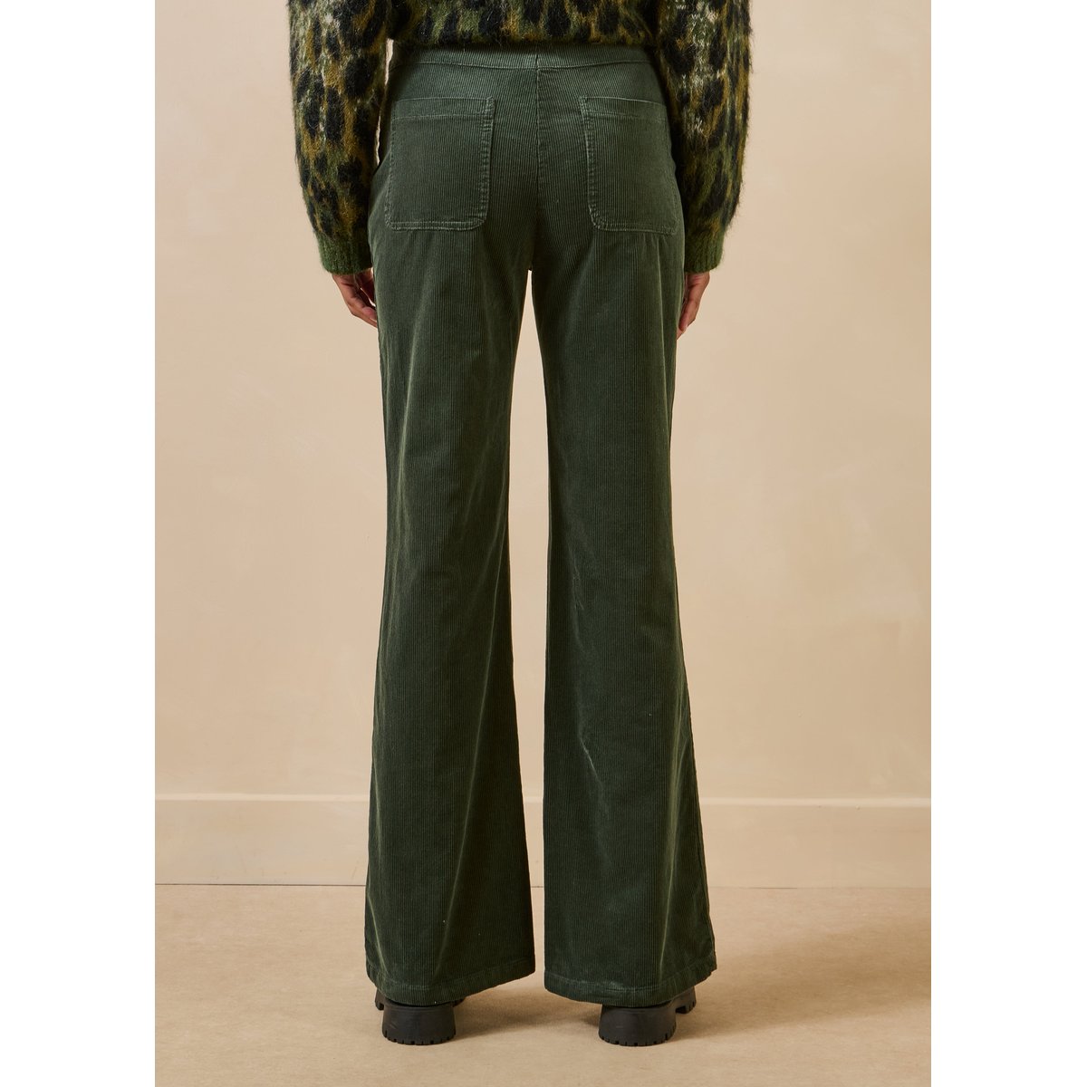 Pantalon flare en velours côtelé kaki, LA FEE MARABOUTEE