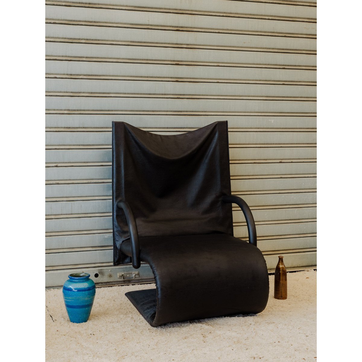 Fauteuil en cuir noir Jakob N°1441 - Bon état noir, DEBONGOUT