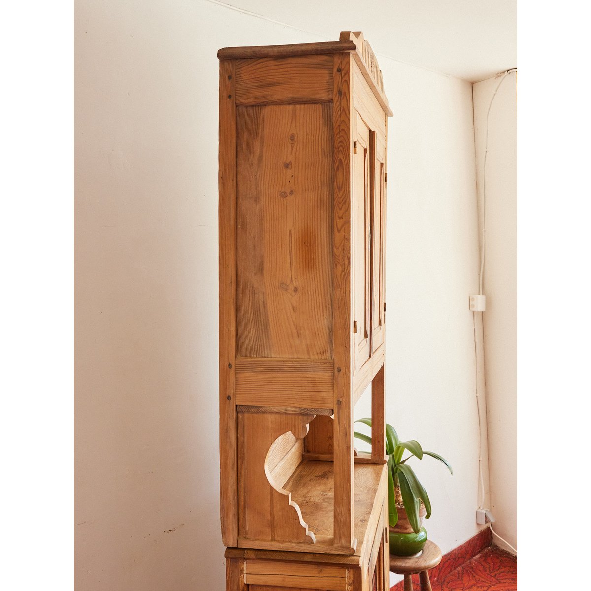 Grand vaisselier en bois Maximilien N°387 - Bon état bois clair, DEBONGOUT