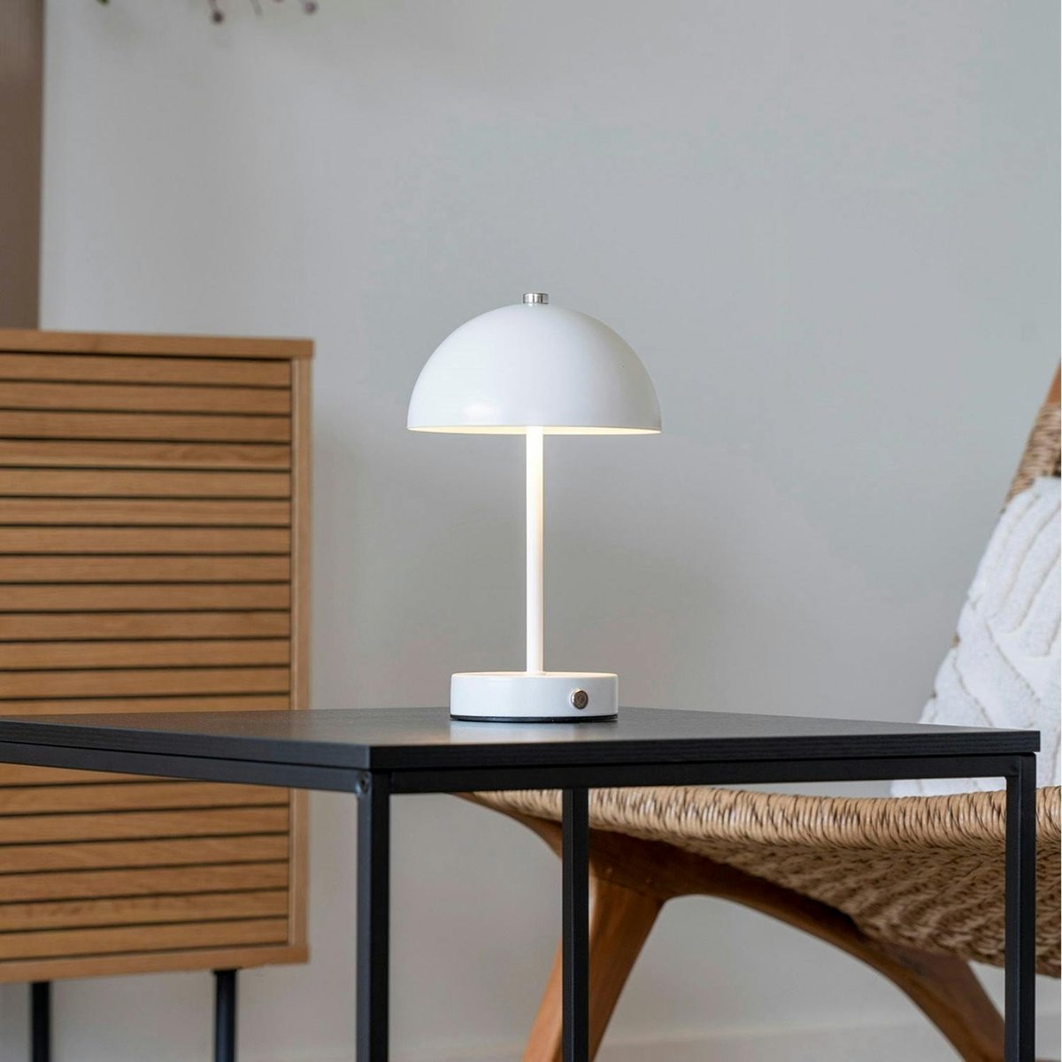 Lampe de table rechargeable en métal SILE blanc, PIER IMPORT