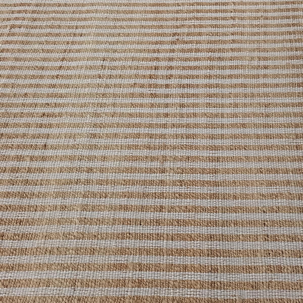 Tapis jute fait main motif faux uni VERTYJUTE beige, blanc, UN AMOUR DE TAPIS