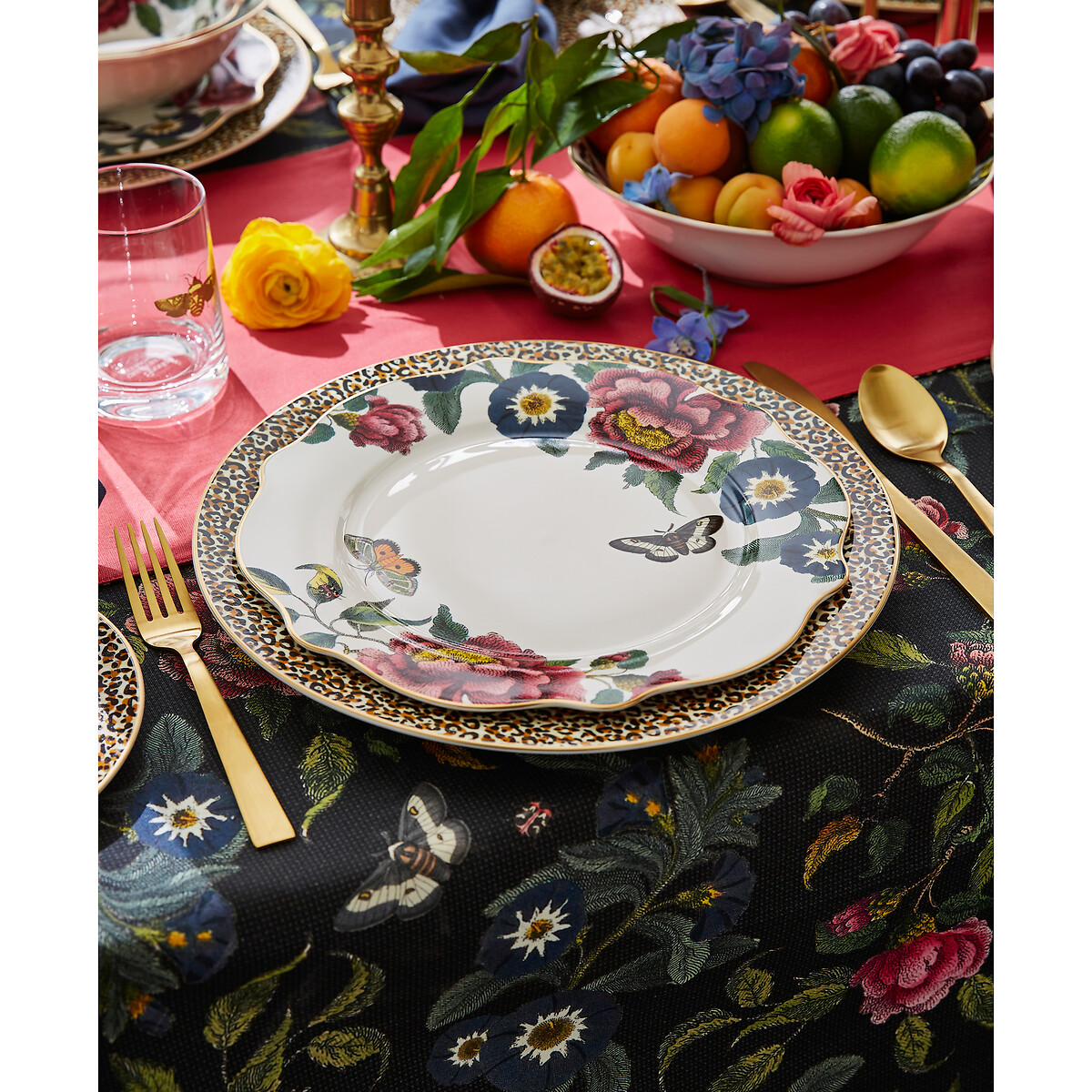 Set of 4 Creatures of Curiosity Dinner Plates multi-coloured, SPODE