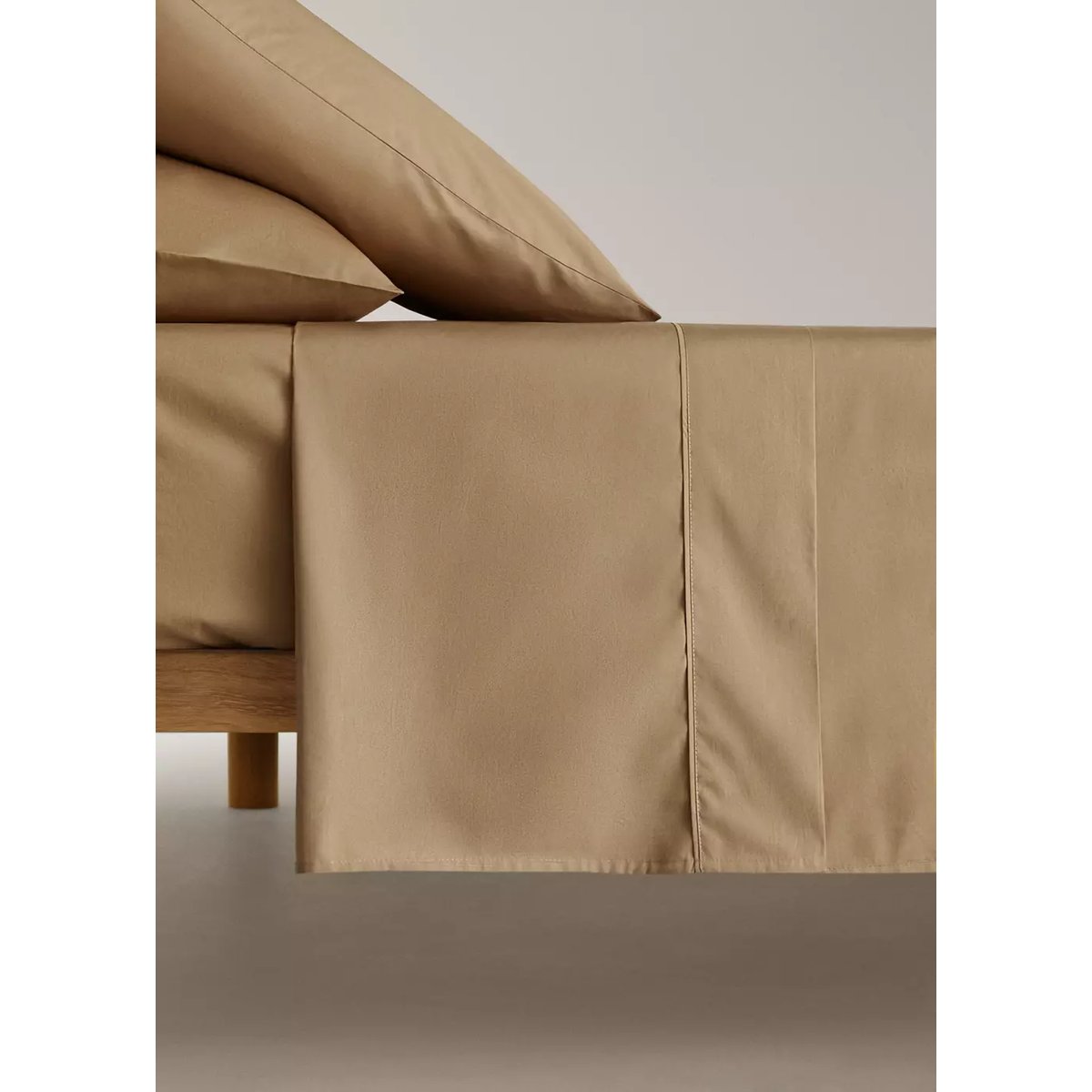 Drap plat percale de coton 300 fils détail passepoilé lit 150/160 cm tabac, MANGO HOME