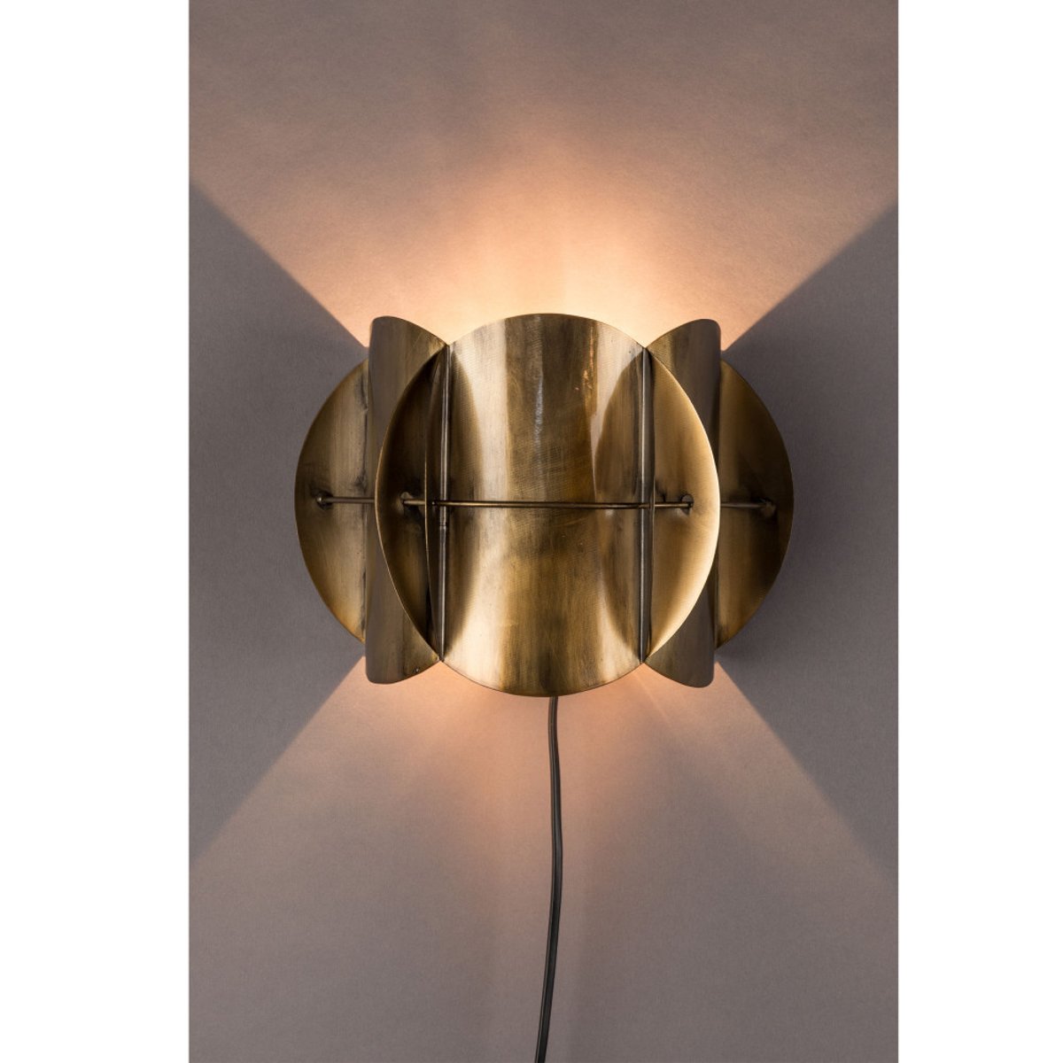 Applique murale en métal- BRASS laiton, DUTCHBONE