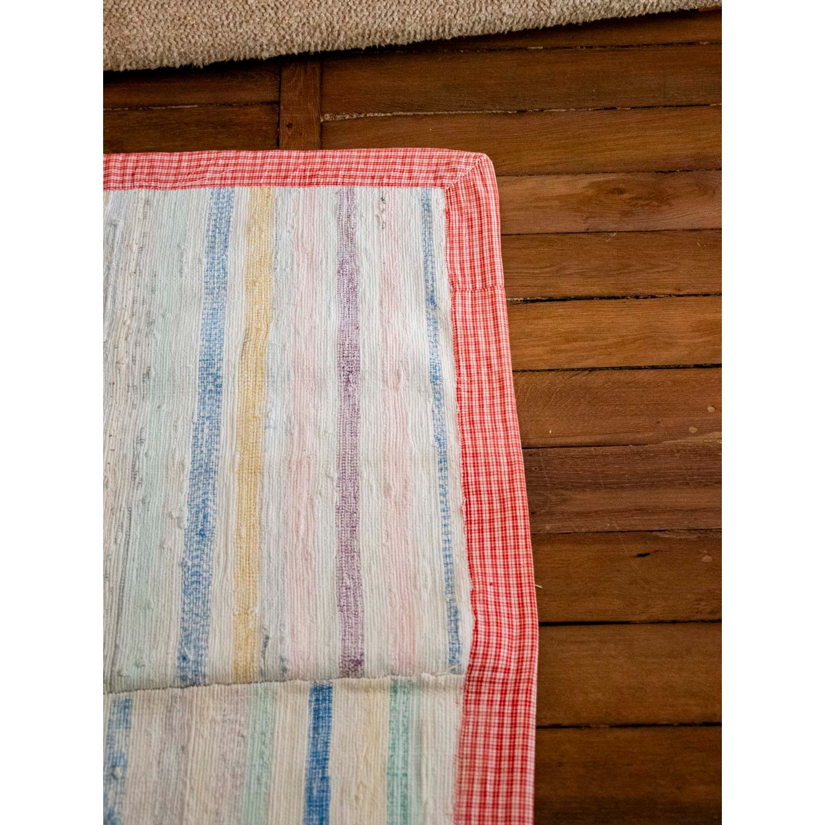 Tapis au rebord à carreaux Olivier N°115 - Bon état rouge, DEBONGOUT