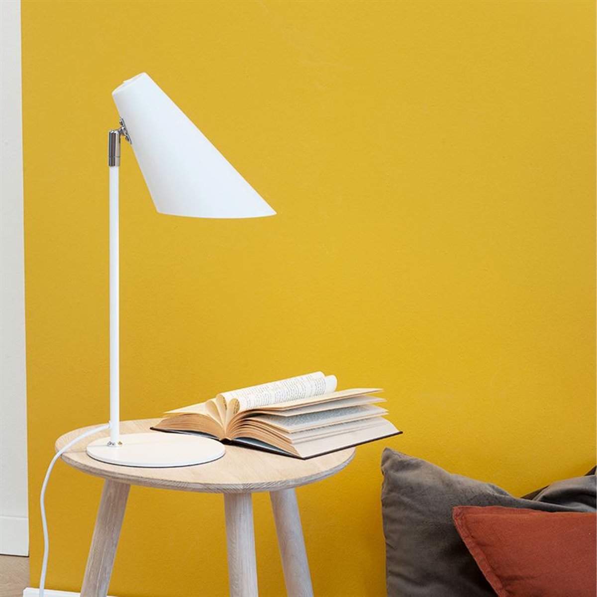 Lampe à poser en métal Cale blanc, DYBERG LARSEN